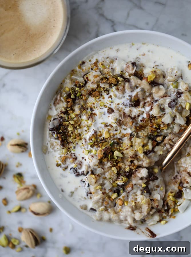 pistachio oatmeal with coconut I howsweeteats.com #oatmeal #pistachio #coconut #chocolate #breakfast
