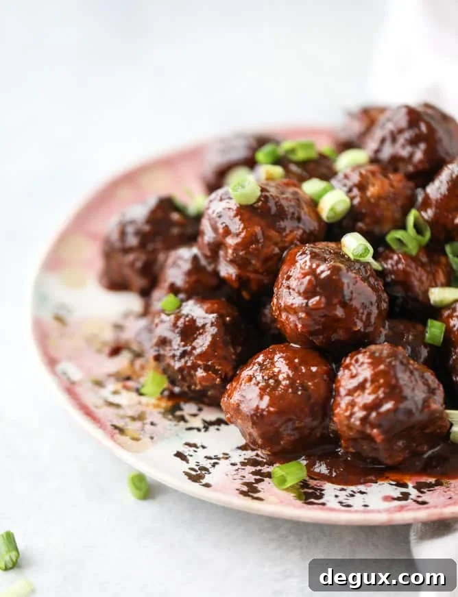 Chipotle BBQ Meatballs in Slow Cooker with Garlic Toast 5 slow cooker chipotle maple meatballs I howsweeteats.com #slowcooker #meatballs #turkey #maple #chipotle