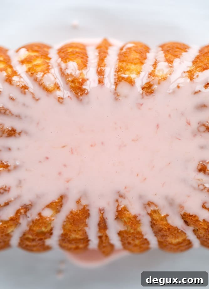 blood orange yogurt cake I howsweeteats.com #bloodorange #greekyogurt #yogurt #loafcake #cake #citrus