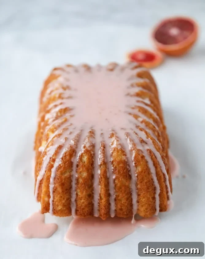blood orange yogurt cake I howsweeteats.com #bloodorange #greekyogurt #yogurt #loafcake #cake #citrus
