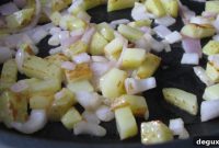Crispy Potato and Brie Omelette Recipe for Brunch