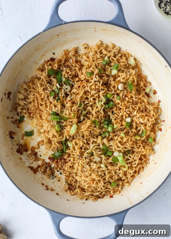 15 minute sesame ramen noodles I howsweeteats.com #ramen #ramennoodles #sesamenoodles #easy #recipes