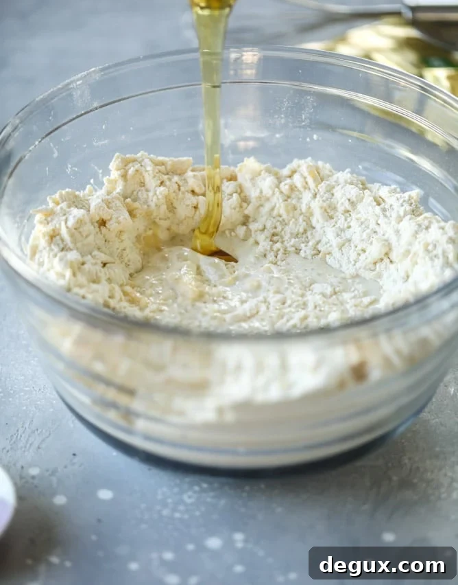 honey cheddar black pepper scones I howsweeteats.com #scones #honey #cheddar #blackpepper