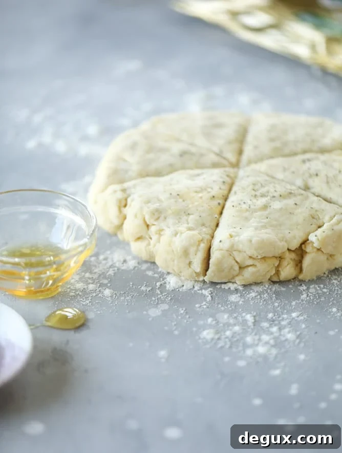 honey cheddar black pepper scones I howsweeteats.com #scones #honey #cheddar #blackpepper