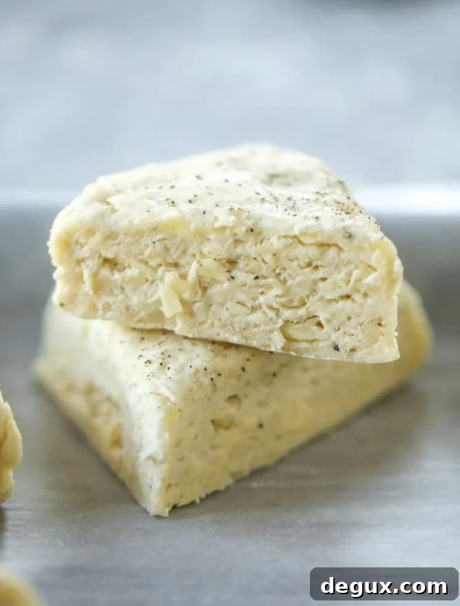 honey cheddar black pepper scones I howsweeteats.com #scones #honey #cheddar #blackpepper