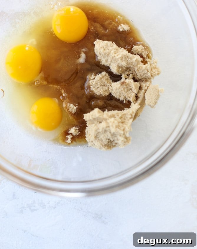 best ever baked oatmeal I howsweeteats.com #baked #oatmeal #breakfast #brunch