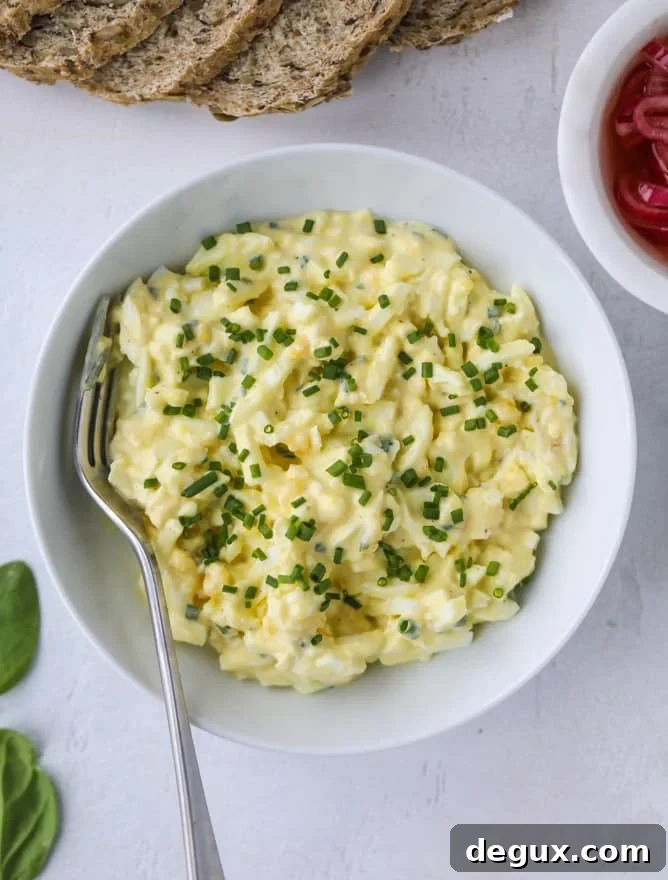 best ever egg salad I howsweeteats.com #eggsalad #recipes #eggs #greekyogurt