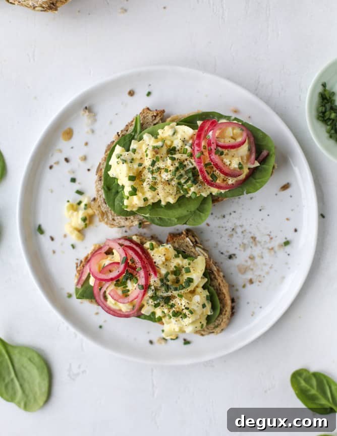 best ever egg salad I howsweeteats.com #eggsalad #recipes #eggs #greekyogurt