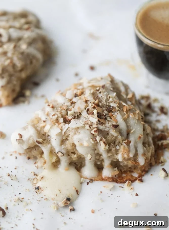 hummingbird cake scones I howsweeteats.com #scones #hummingbird #cake #breakfast #pineapple #coconut #banana