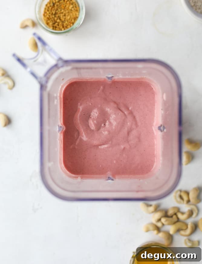 strawberry cashew smoothie I howsweeteats.com #strawberry #cashew #smoothie #healthy #breakfast
