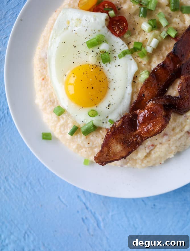 Pimento Cheese Grits for Brunch — Creamy Southern Recipe 6 pimento cheese brunch grits I howsweeteats.com #pimentocheese #brunch #breakfast #grits #bacon #kentuckyderby