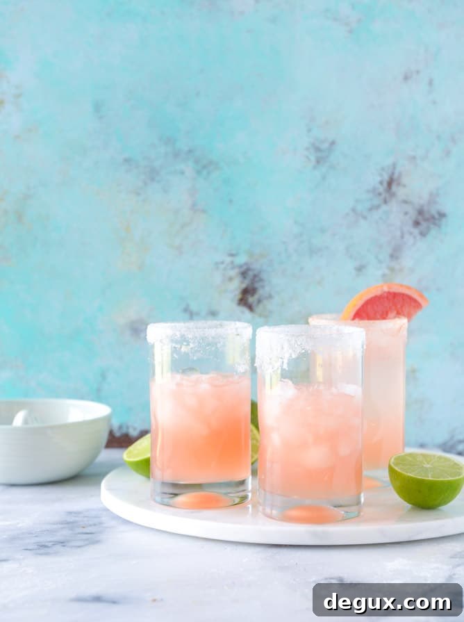 10 Favorite Spring Cocktails to Refresh Your Gatherings 12 favorite spring cocktails I howsweeteats.com #spring #cocktails #drinks #strawberries #rose