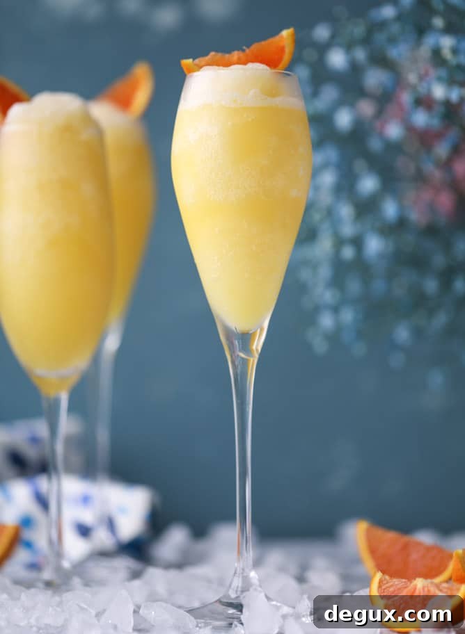 10 Favorite Spring Cocktails to Refresh Your Gatherings 7 favorite spring cocktails I howsweeteats.com #spring #cocktails #drinks #strawberries #rose