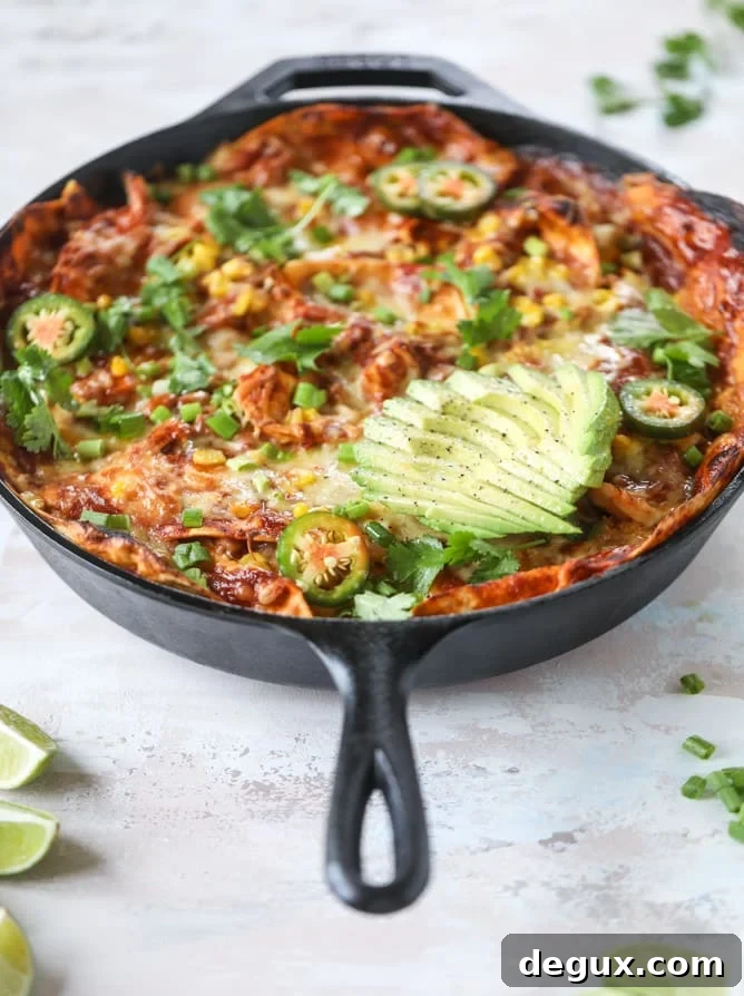 smoky chicken enchilada skillet I howsweeteats.com #chicken #enchilada #skillet #beans