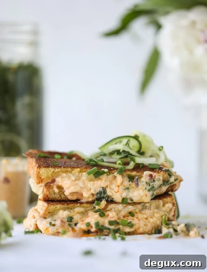 pimento cheese grilled cheese I howsweeteats.com #pimentocheese #grilledcheese #pickles #kentuckyderby