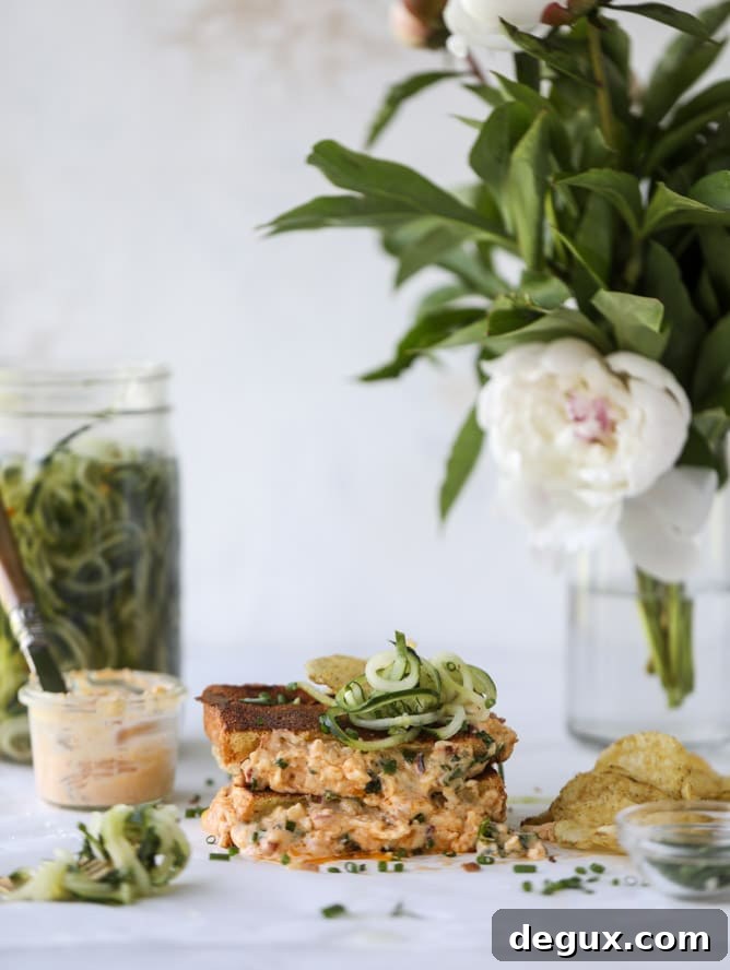 pimento cheese grilled cheese I howsweeteats.com #pimentocheese #grilledcheese #pickles #kentuckyderby