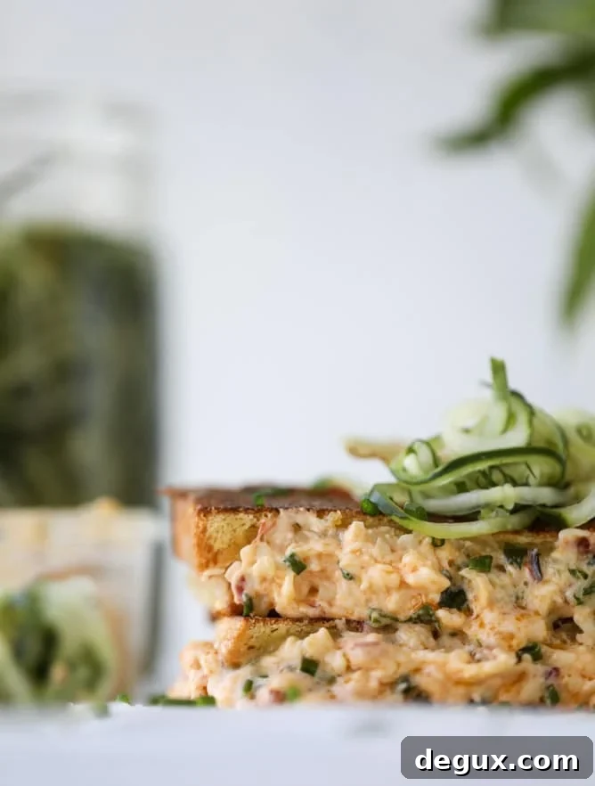 pimento cheese grilled cheese I howsweeteats.com #pimentocheese #grilledcheese #pickles #kentuckyderby