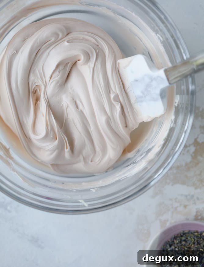 lavender cupcakes with cream cheese frosting I howsweeteats.com #lavender #cupcakes #creamcheese #frosting #cake
