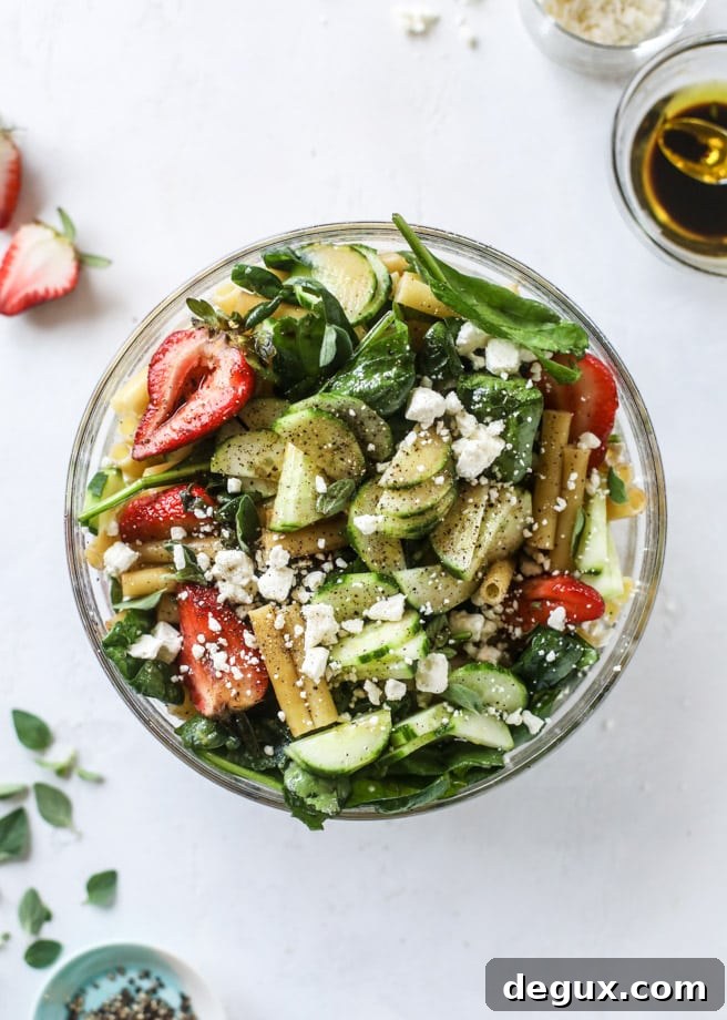 Black Pepper & Balsamic Strawberry Pasta Salad 6 black pepper balsamic strawberry pasta salad I howsweeteats.com #strawberry #pasta #salad #spinach #goatcheese
