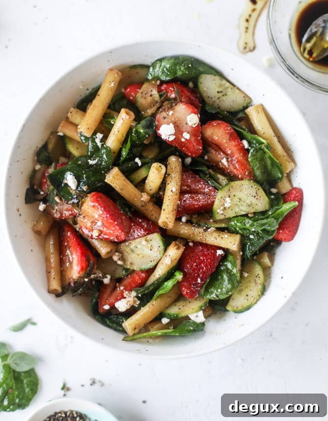 Black Pepper & Balsamic Strawberry Pasta Salad 7 black pepper balsamic strawberry pasta salad I howsweeteats.com #strawberry #pasta #salad #spinach #goatcheese