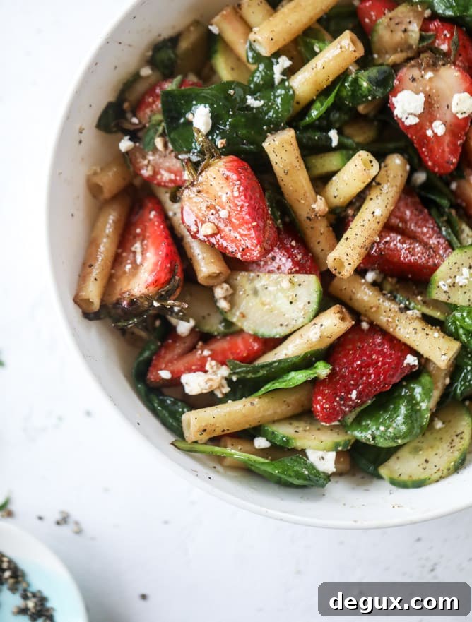 Black Pepper & Balsamic Strawberry Pasta Salad 9 black pepper balsamic strawberry pasta salad I howsweeteats.com #strawberry #pasta #salad #spinach #goatcheese