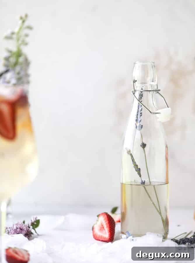 Lavender Sangria Recipe: Floral Wine Punch for Entertaining 3 lavender sangria I howsweeteats.com #lavender #whitewine #sangria #cocktails