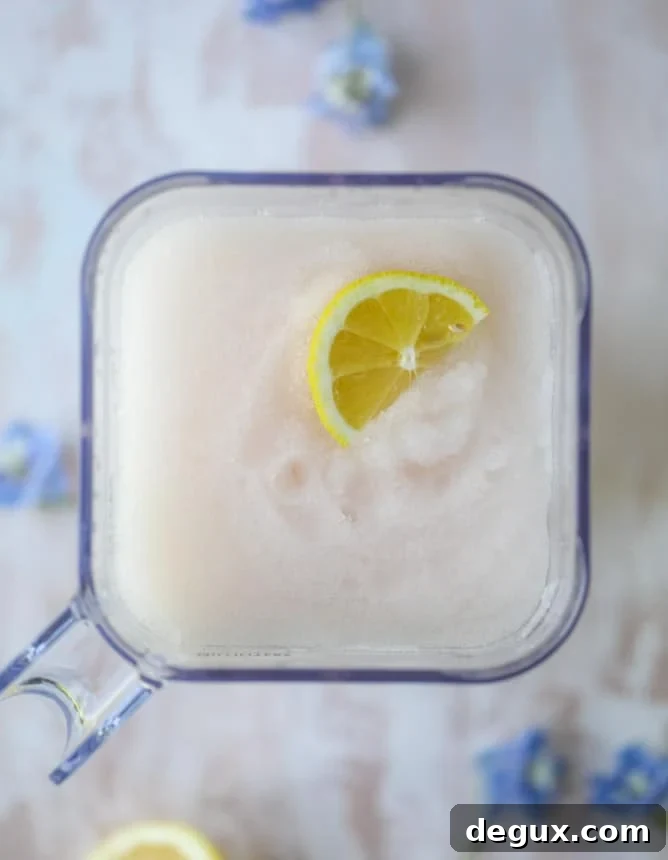 Lemonade Frosé Recipe: Sparkling Frozen Rosé Cocktail 3 lemonade frosé - lemonade frosé I howsweeteats.com #rosé #rose #lemonade #froze #frosé #cocktails