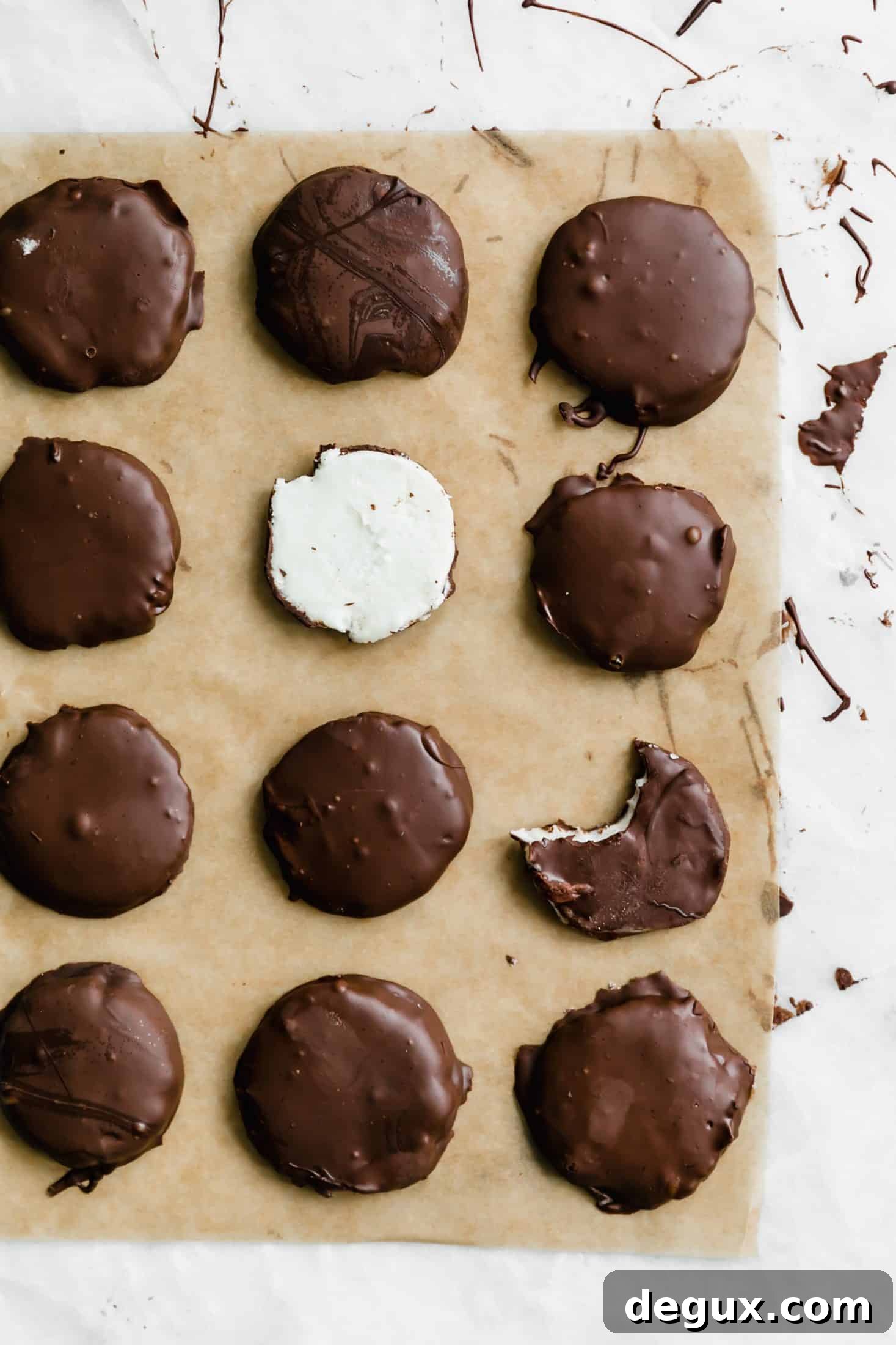 homemade peppermint patties I howsweeteats.com #christmas #holidays #peppermint #chocolate