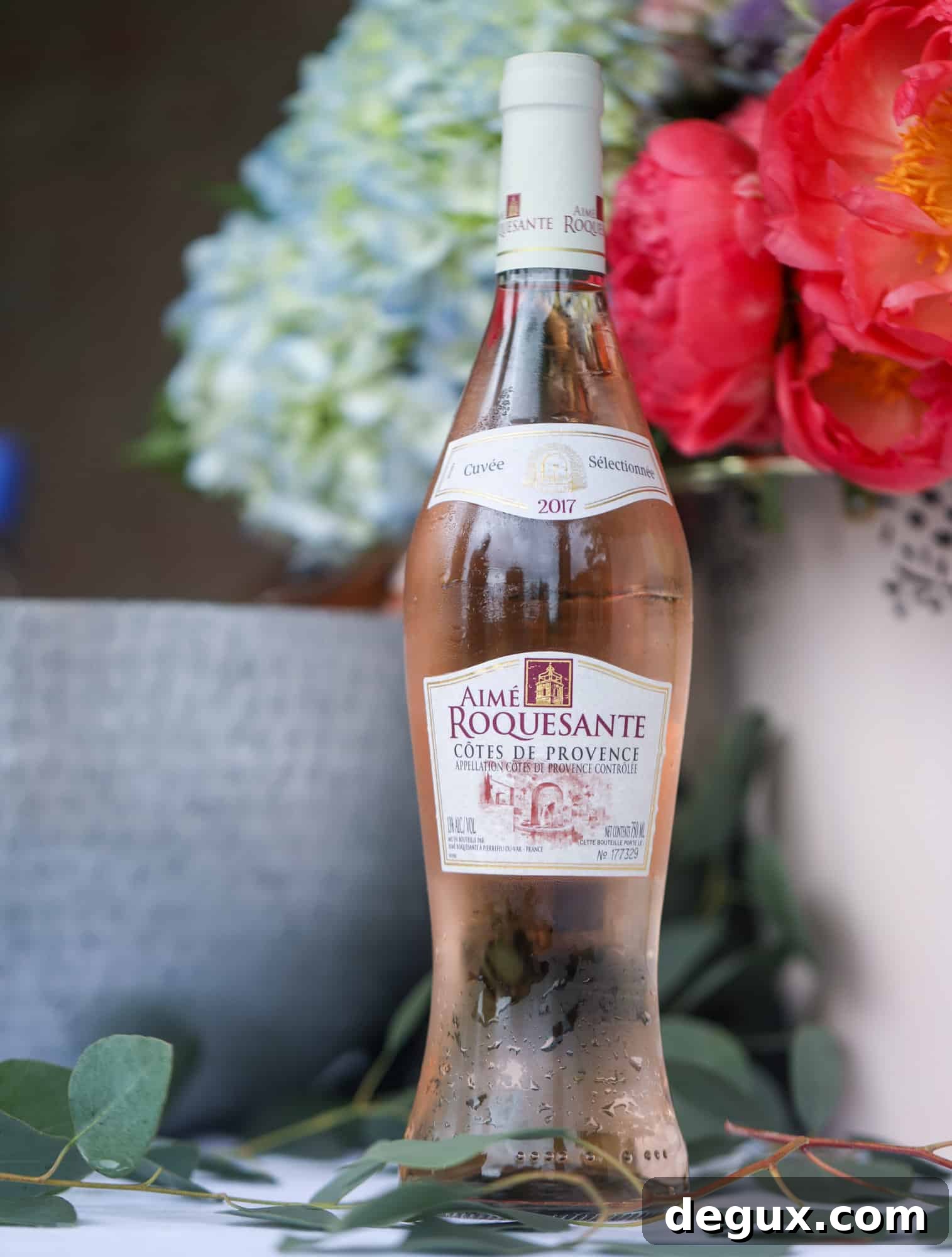 The best rosé to drink - all here in one epic summer guide for you! I'm sharing my personal favorite top ten rosé wines to drink in summer 2018, along with the perfect cheese board and snacks to go with. I howsweeteats.com #rosé #rose #summer #2018 #cheeseboard 