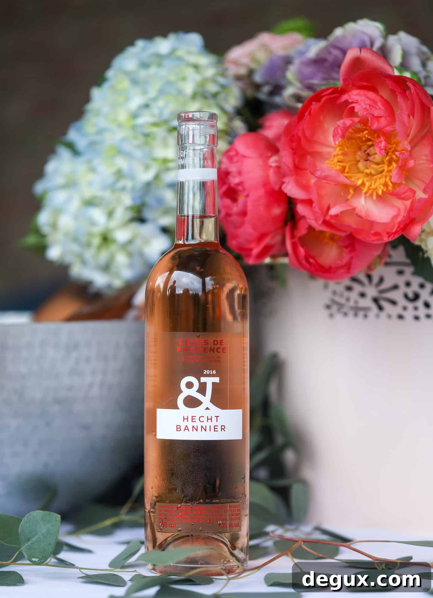 The best rosé to drink - all here in one epic summer guide for you! I'm sharing my personal favorite top ten rosé wines to drink in summer 2018, along with the perfect cheese board and snacks to go with. I howsweeteats.com #rosé #rose #summer #2018 #cheeseboard 
