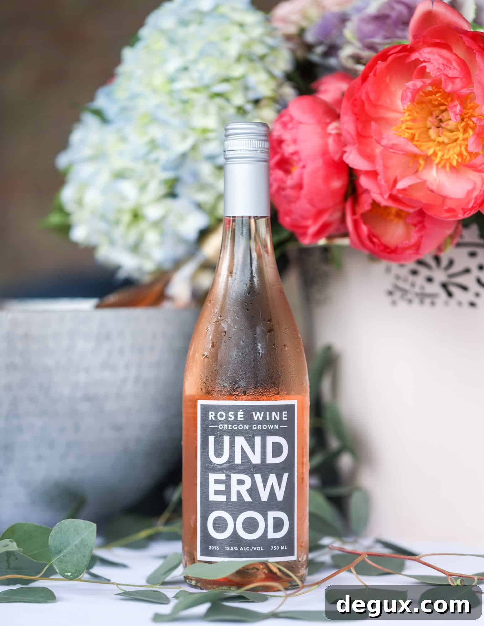 The best rosé to drink - all here in one epic summer guide for you! I'm sharing my personal favorite top ten rosé wines to drink in summer 2018, along with the perfect cheese board and snacks to go with. I howsweeteats.com #rosé #rose #summer #2018 #cheeseboard 