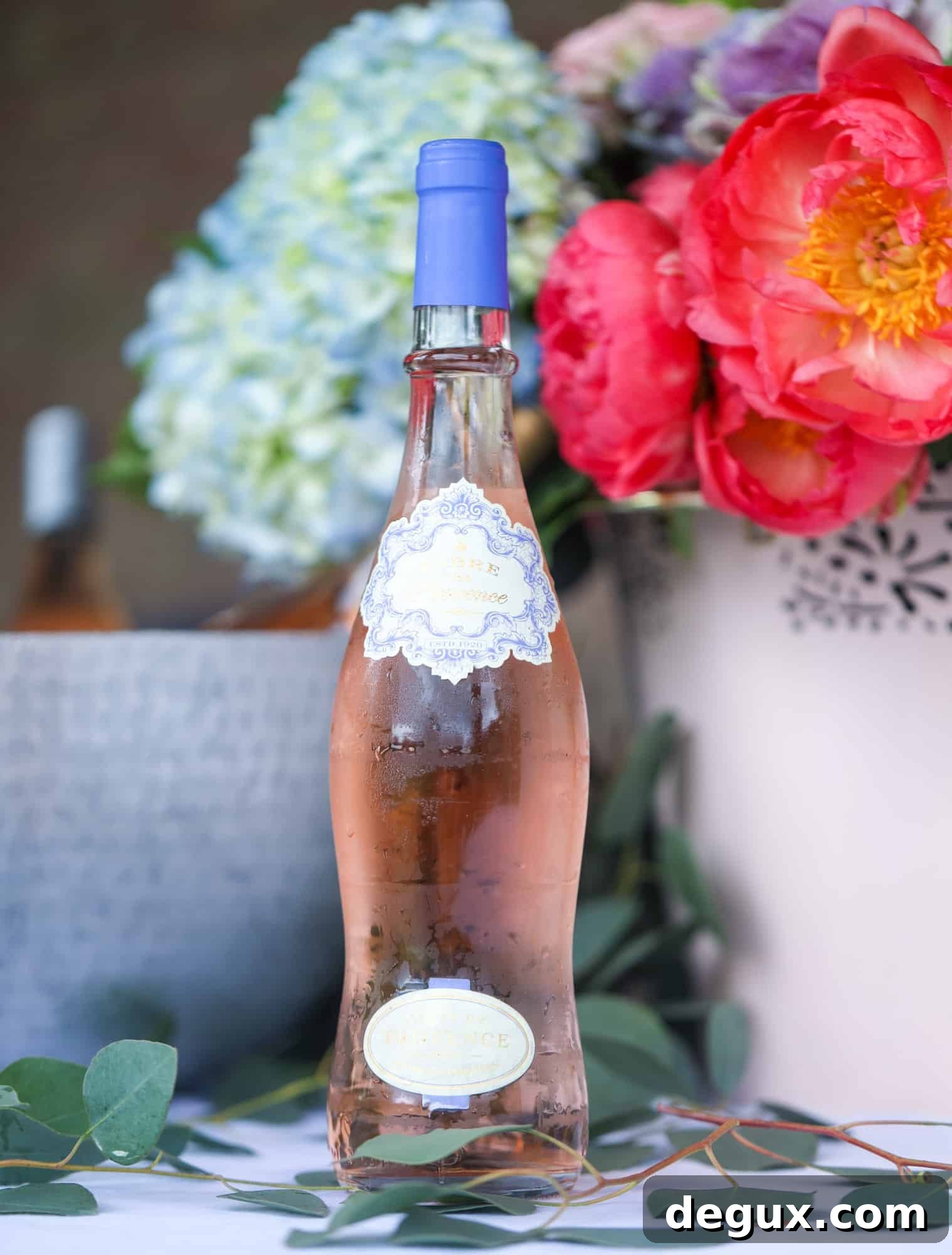 The best rosé to drink - all here in one epic summer guide for you! I'm sharing my personal favorite top ten rosé wines to drink in summer 2018, along with the perfect cheese board and snacks to go with. I howsweeteats.com #rosé #rose #summer #2018 #cheeseboard 