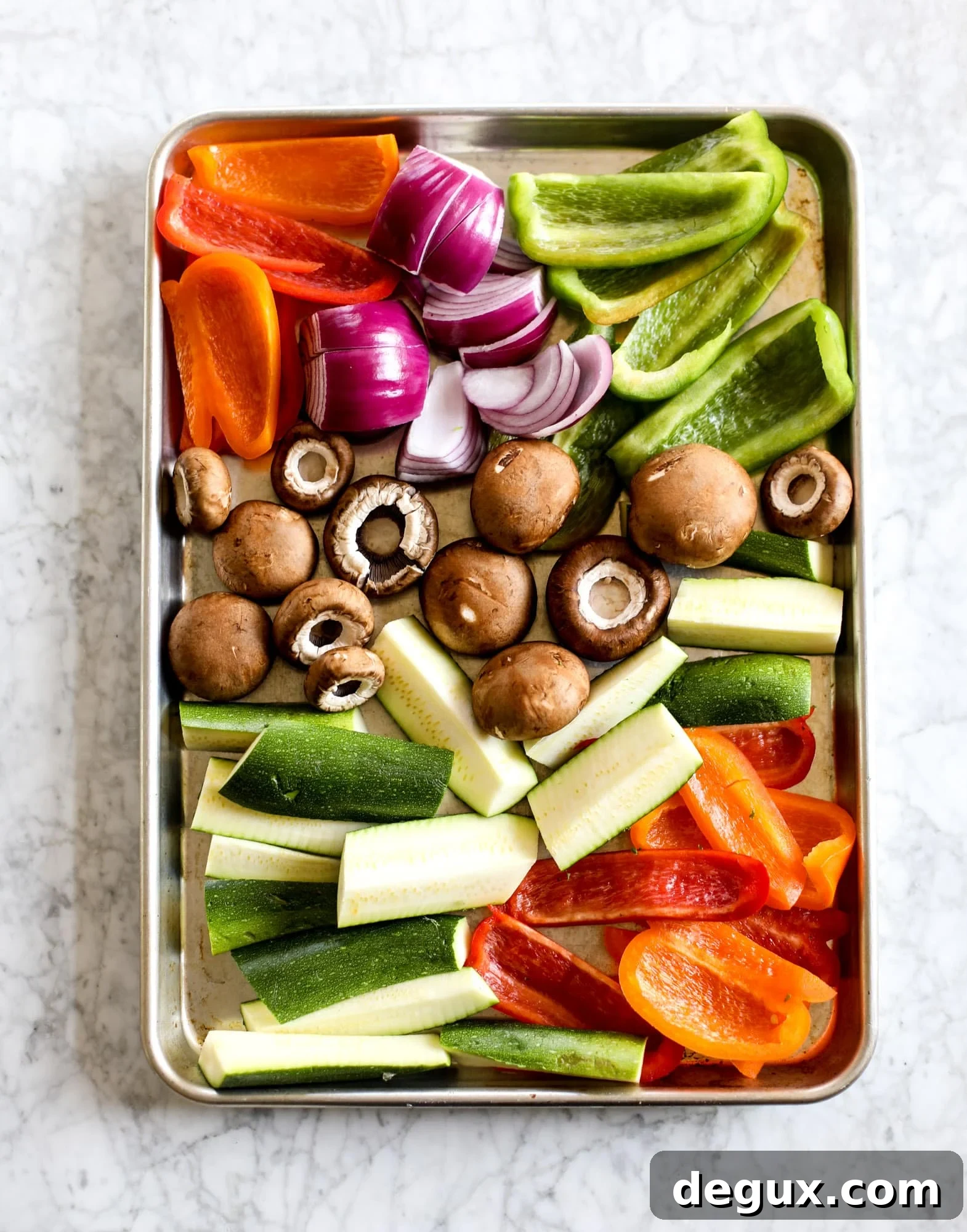 These are the best grilled vegetables ever! You grill your veggies and chop them into the perfect bite, then drizzle them with a fabulous fresh basil vinaigrette. Delish! It doesn't end there; serve these with grilled garlic toast and everyone will freak! I howsweeteats.com #best #grilled #vegetables #veggies #basil #bread