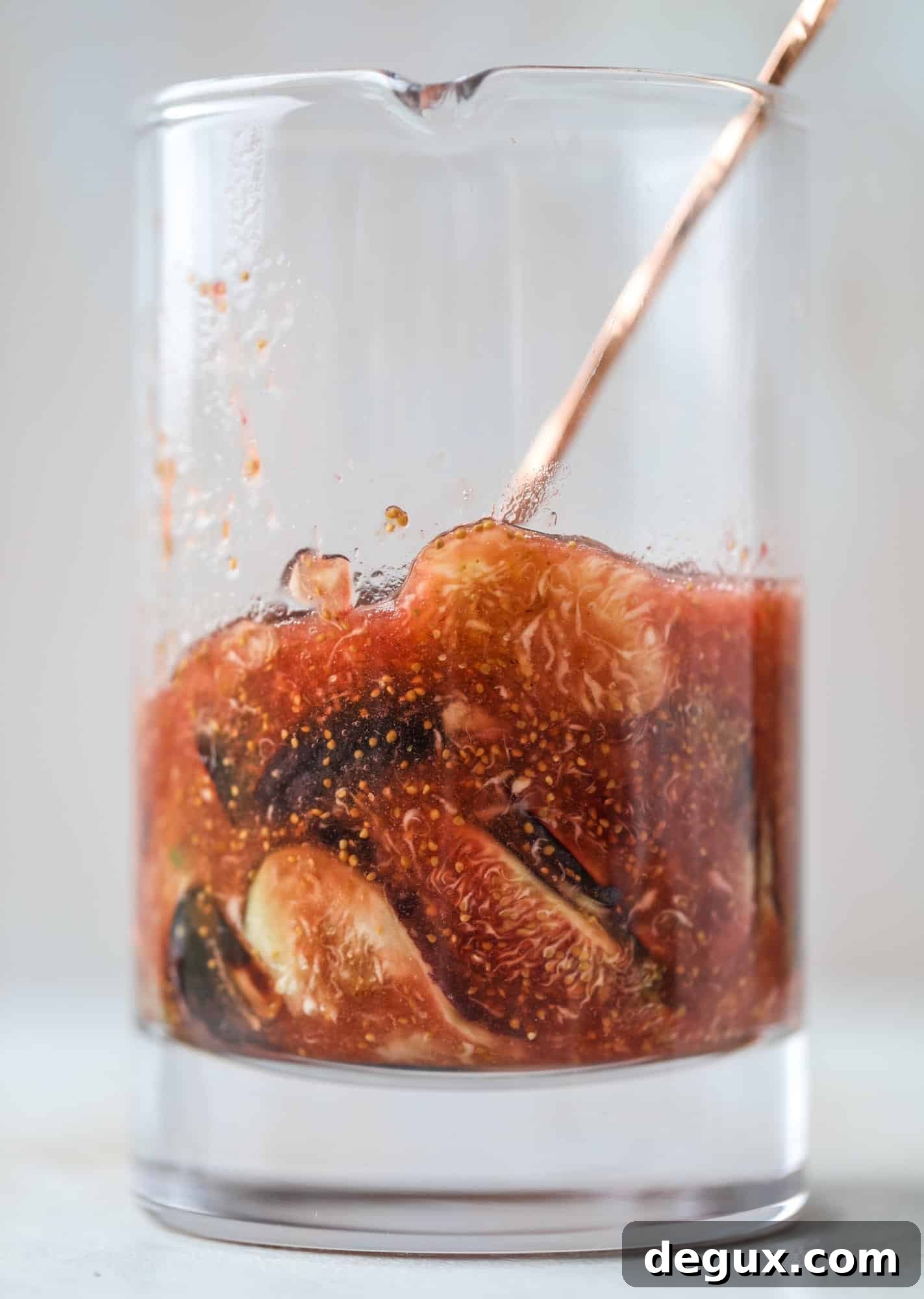 Brown Sugar Fig Sparkling Cocktail Recipe 3 This new fig cocktail is so delicious and perfect for your fresh juicy figs! Muddle the fresh figs with brown sugar and a touch of lemon, then add them to a glass with crushed ice and pour some bubbly on top. I love Prosecco, but you can use a sweeter bubbly too! I howsweeteats.com #fig #cocktail #brown #sugar #prosecco