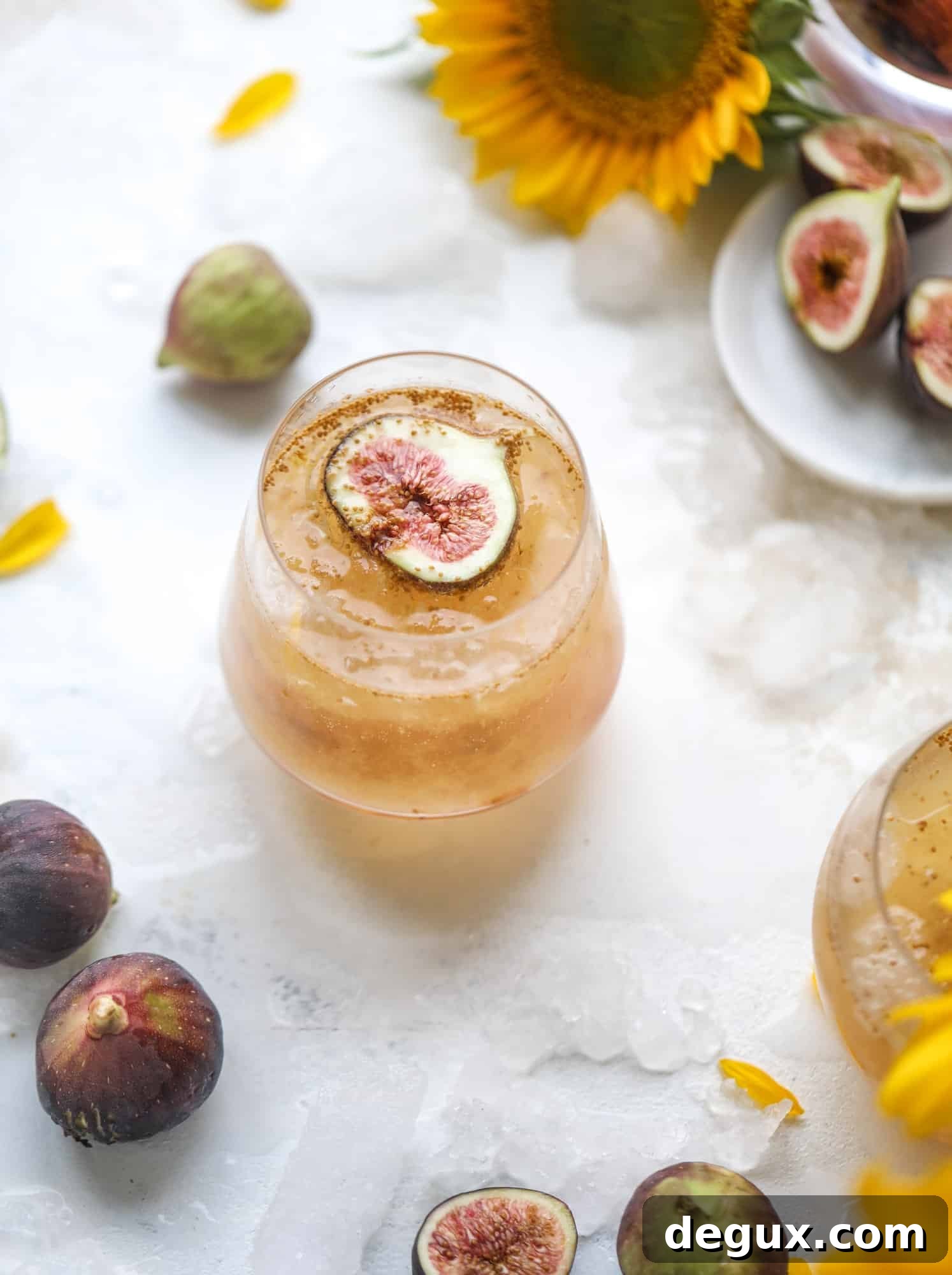 Brown Sugar Fig Sparkling Cocktail Recipe 5 This new fig cocktail is so delicious and perfect for your fresh juicy figs! Muddle the fresh figs with brown sugar and a touch of lemon, then add them to a glass with crushed ice and pour some bubbly on top. I love Prosecco, but you can use a sweeter bubbly too! I howsweeteats.com #fig #cocktail #brown #sugar #prosecco