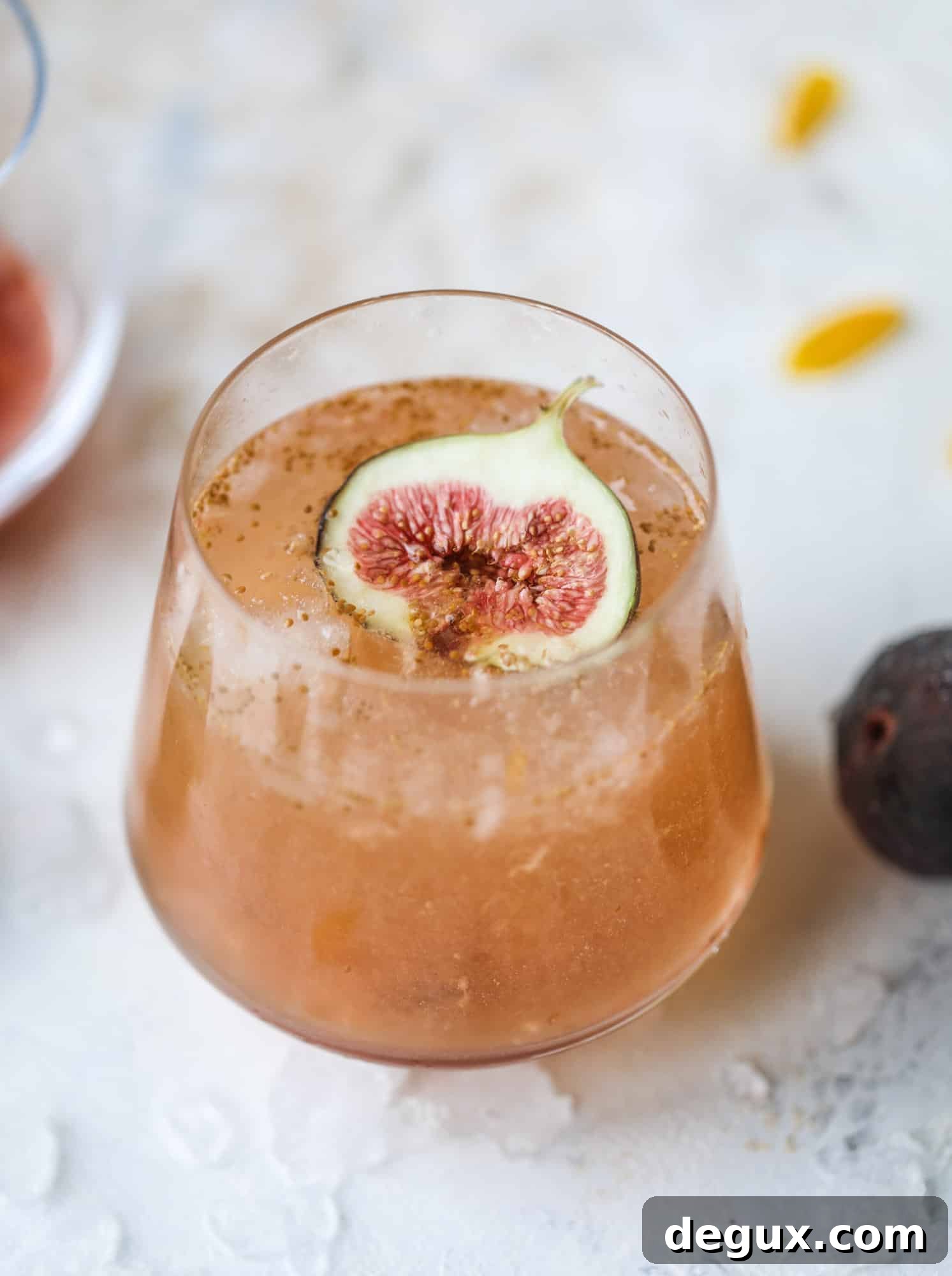 Brown Sugar Fig Sparkling Cocktail Recipe 8 This new fig cocktail is so delicious and perfect for your fresh juicy figs! Muddle the fresh figs with brown sugar and a touch of lemon, then add them to a glass with crushed ice and pour some bubbly on top. I love Prosecco, but you can use a sweeter bubbly too! I howsweeteats.com #fig #cocktail #brown #sugar #prosecco