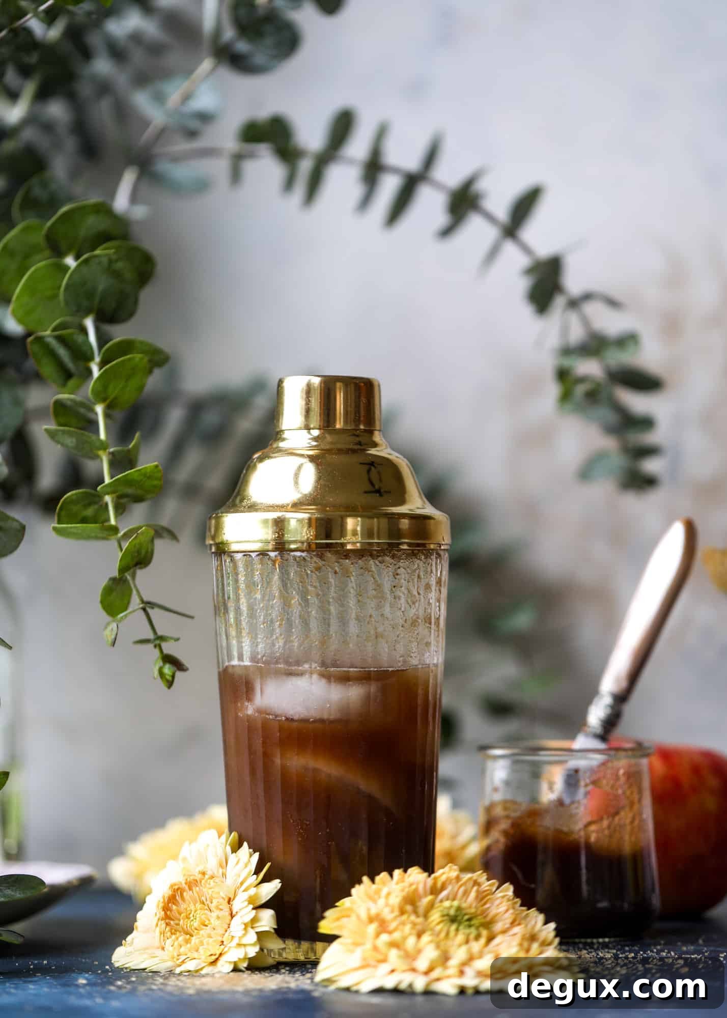 Autumn Apple Bourbon Fizz Cocktail Recipe 3 This apple butter cocktail is perfect for the fall season and incredibly delicious! It's super simple too: you need apple butter, bourbon and ginger ale or ginger beer. A cinnamon sugar rim and a fig garnish make it super pretty. YUM.