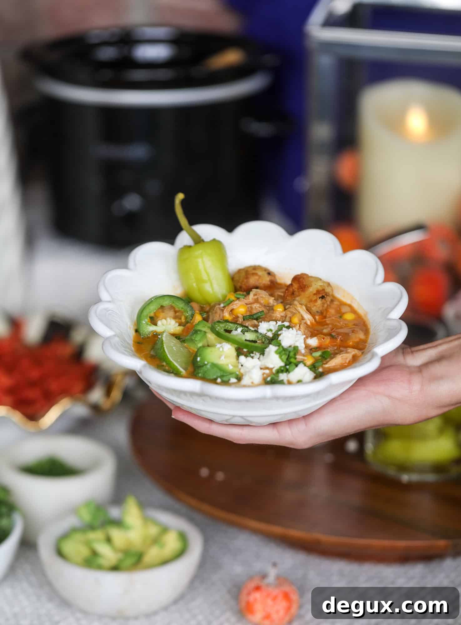 This is the best way to set up a chili bar! All my tips and tricks for setting up a perfect chili bar with multiple toppings, a nacho bar, hot dogs - all done with prep to make the day of the party super easy! This chili bar is goals. I howsweeteats.com #chili #bar #how #to