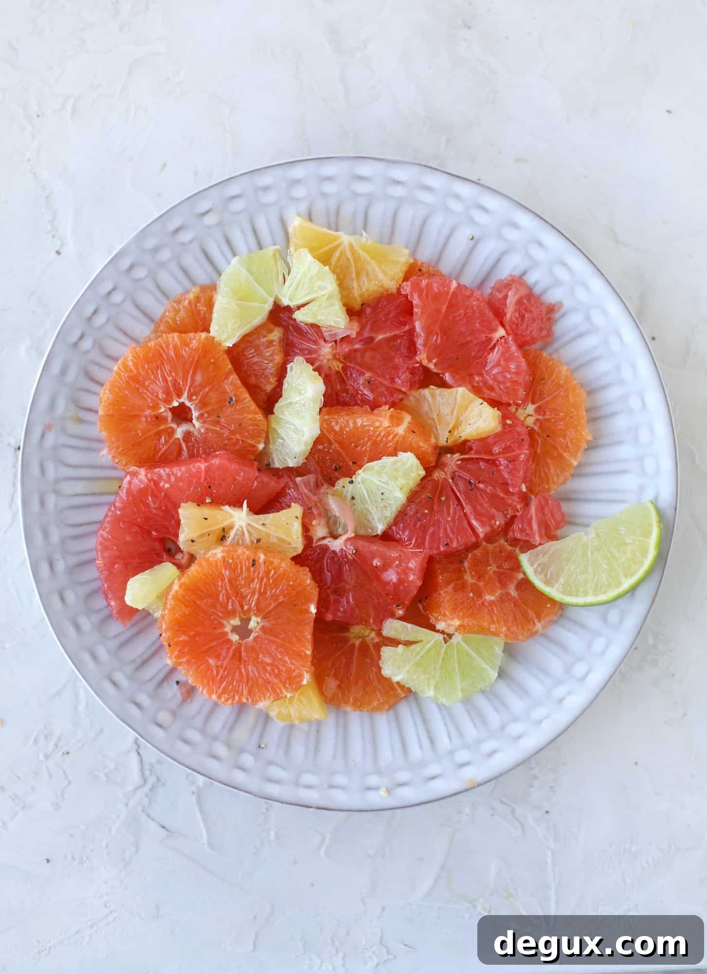 Avocado and Citrus Salad: Fresh Side Dish for Sunday Meals 3 A deliciously fresh and invigorating avocado citrus salad with honey lime vinaigrette. It's creamy, tart, sweet and refreshing! I howsweeteats.com #avocado #citrussalad
