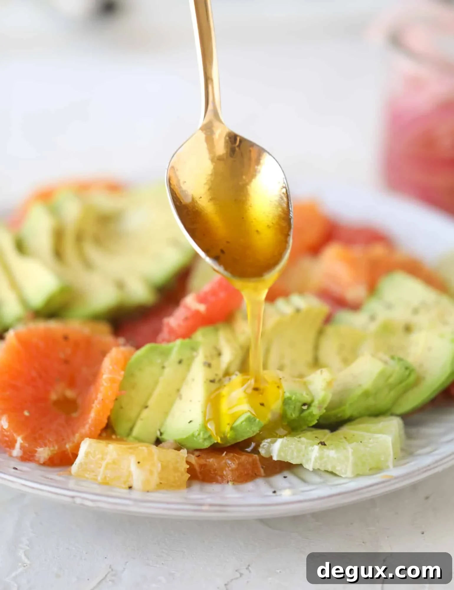 Avocado and Citrus Salad: Fresh Side Dish for Sunday Meals 5 A deliciously fresh and invigorating avocado citrus salad with honey lime vinaigrette. It's creamy, tart, sweet and refreshing! I howsweeteats.com #avocado #citrussalad