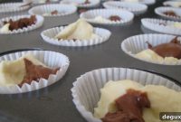 Mini Marble Cupcakes Recipe: Swirled Vanilla and Chocolate Bites