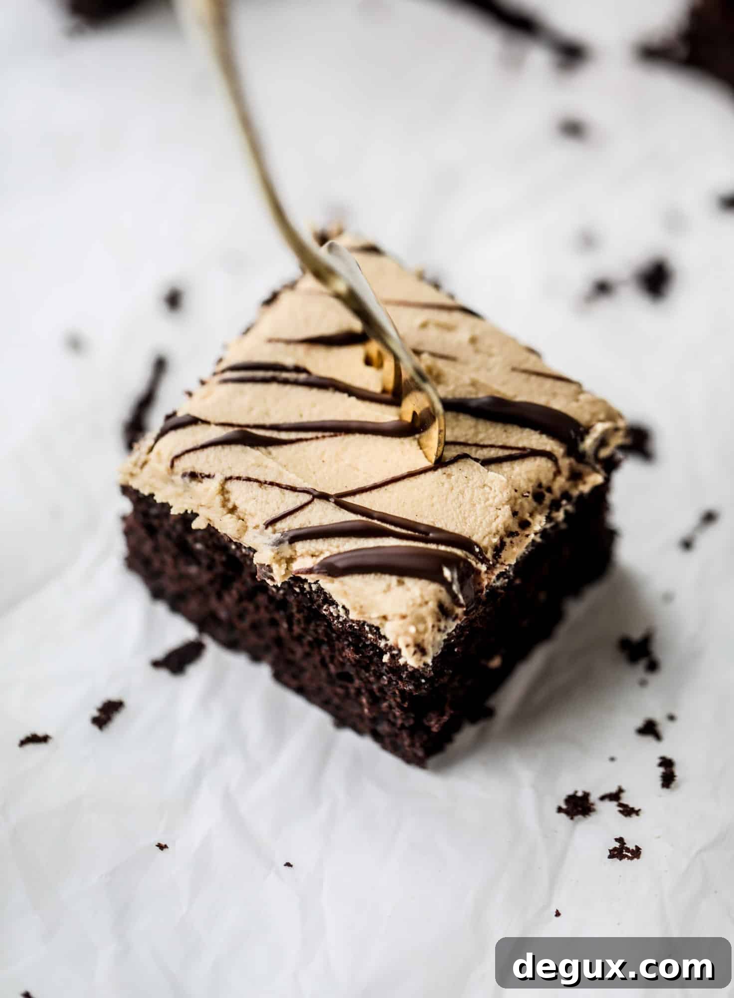 Chocolate Sheet Cake with Creamy Peanut Butter Frosting 14 Easy chocolate peanut butter cake is the way to my heart. Moist chocolate cake, fluffy peanut butter frosting. It's the perfect dessert, anytime! I howsweeteats.com #chocolatepeanutbutter #cake