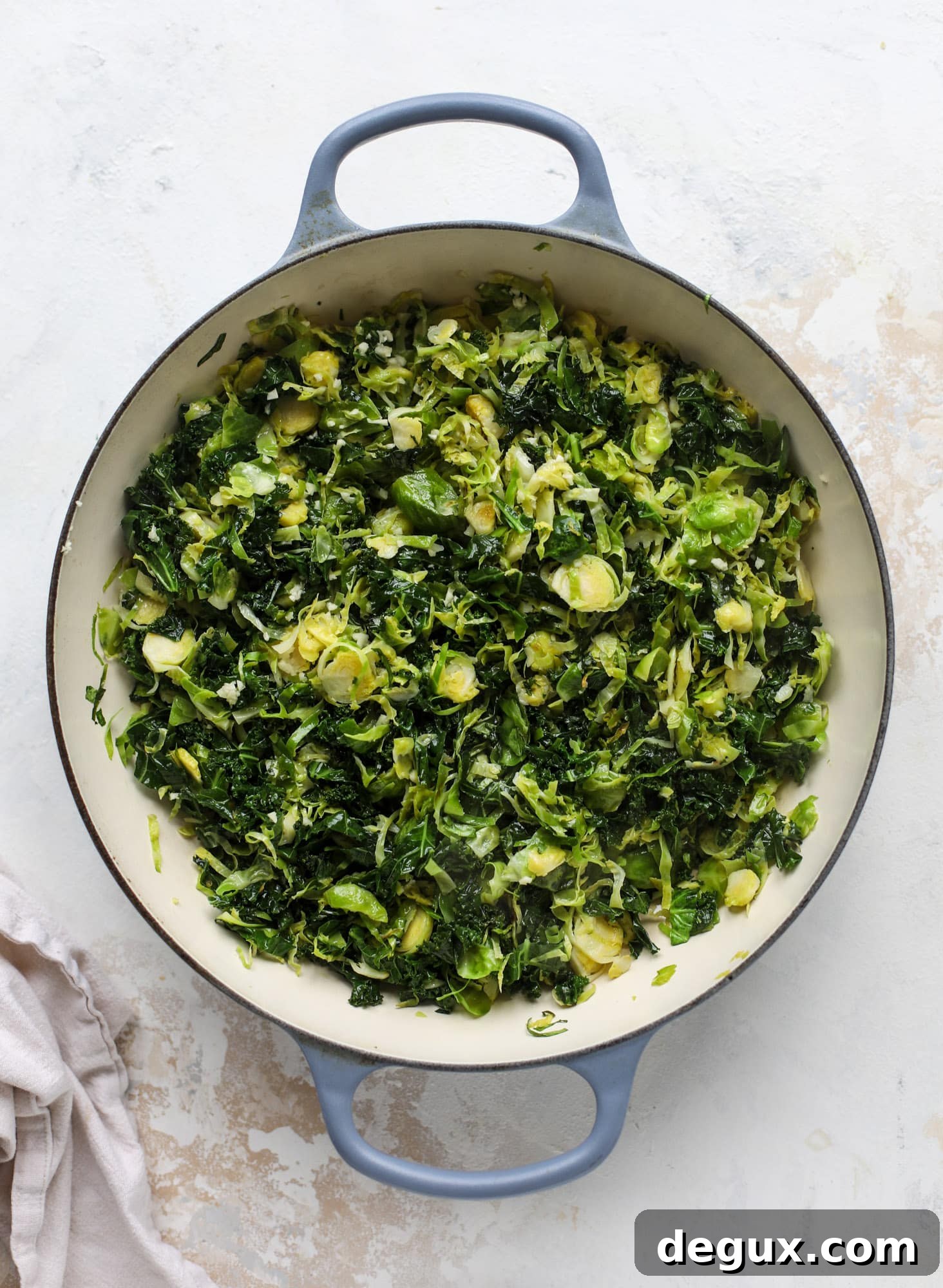 Brussels Sprouts and Kale Spaghetti with Parmesan & Pine Nuts 3 This brussels spaghetti with kale, parmesan and pine nuts is a super flavorful, quick and easy weeknight meal. You can add in a protein if you wish! I howsweeteats.com #brussels #spaghetti
