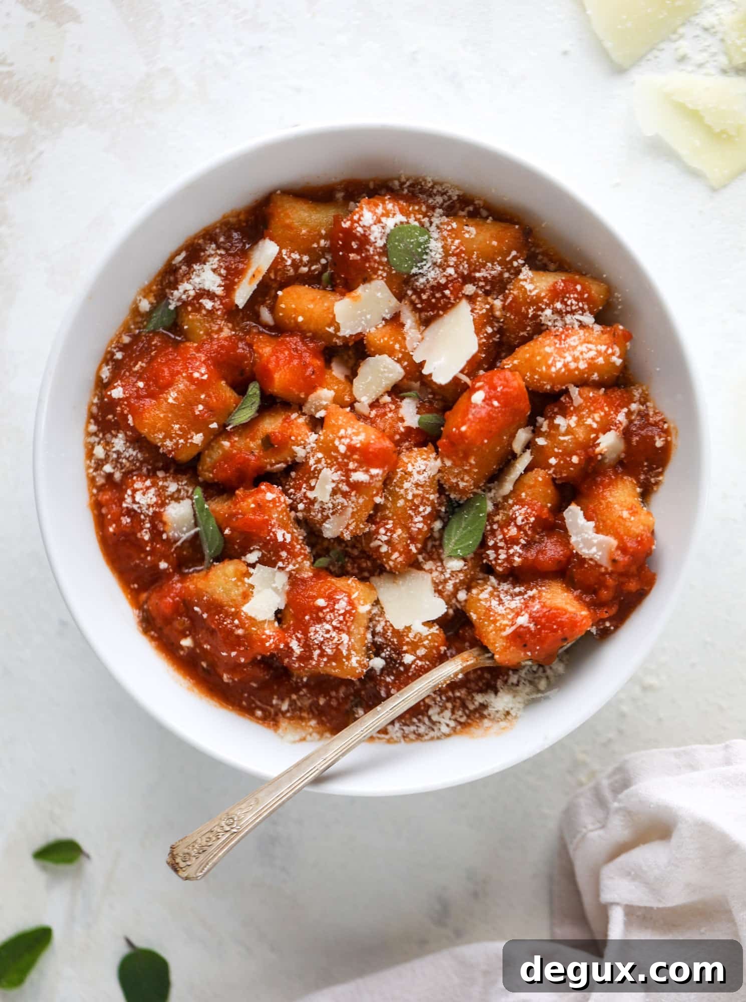 Cauliflower Gnocchi Recipe (Step-by-Step Video) 2 Homemade cauliflower gnocchi that tastes just like the Trader Joe's version! It's made with cauliflower, comes together fast and is super easy! I howsweeteats.com #cauliflower #gnocchi