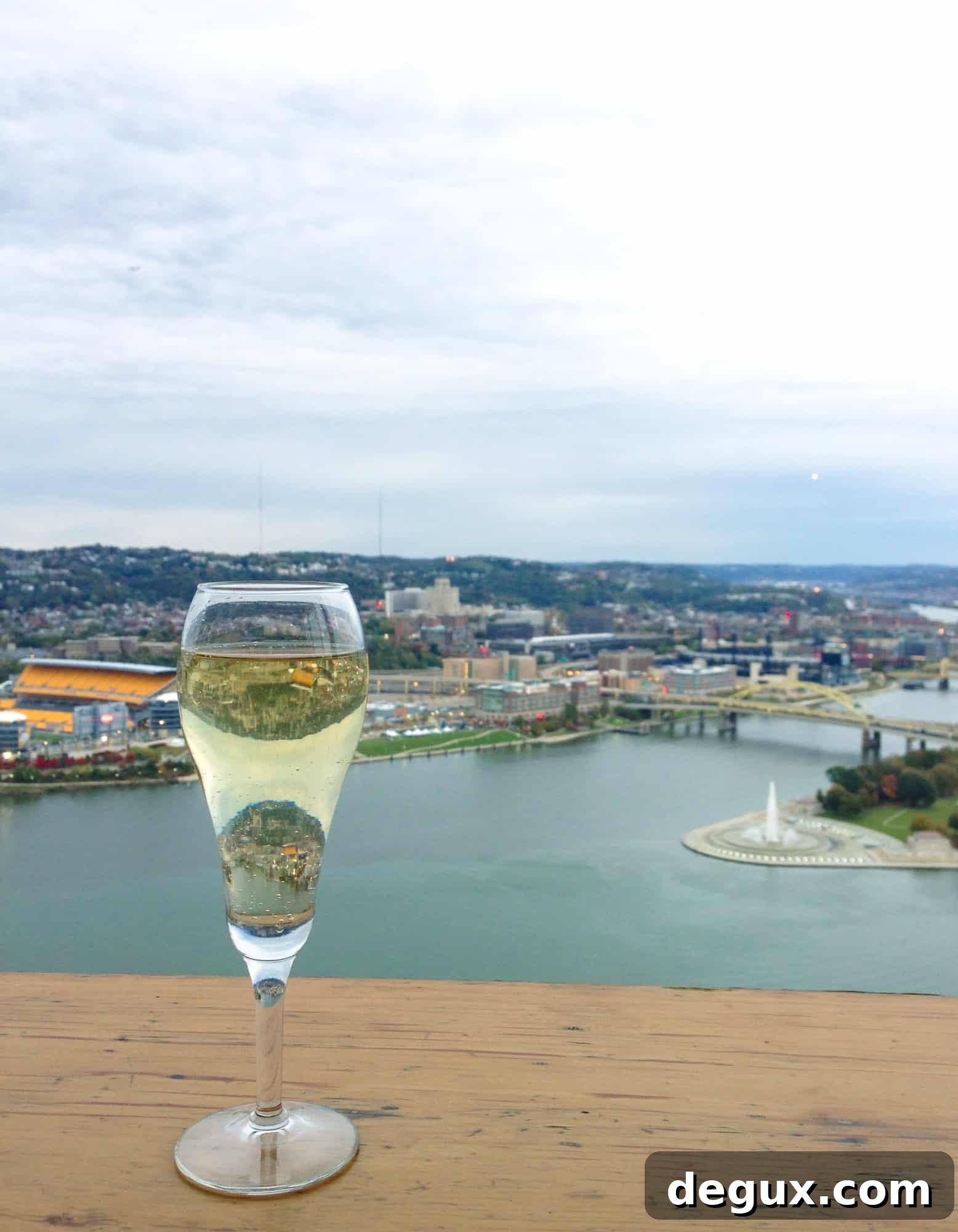 Top Pittsburgh Restaurants Locals Love (Where to Eat Now) 2 A guide to my favorite places to eat in Pittsburgh along with the best Pittsburgh restaurants. Everything from coffee to dinner!