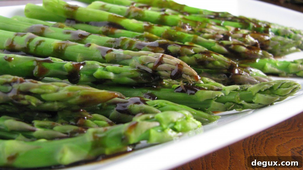 Plated asparagus Grilled asparagus plated