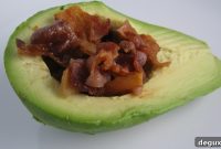 Crispy Bacon-Stuffed Avocados: Savory, Low-Carb Appetizer