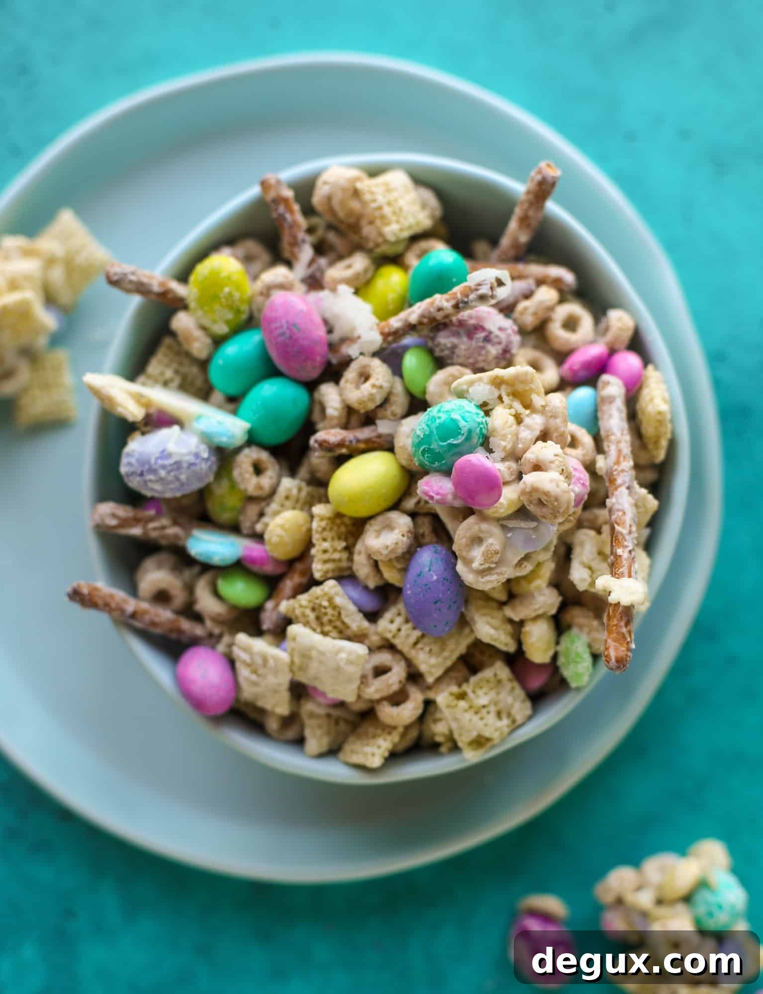 Adorable Easter Snack Mix Ideas for Kids and Parties 2 This adorable Easter snack mix is such a fun treat! It's both sweet and salty - you won’t be able to stay away from it and neither will the kids!