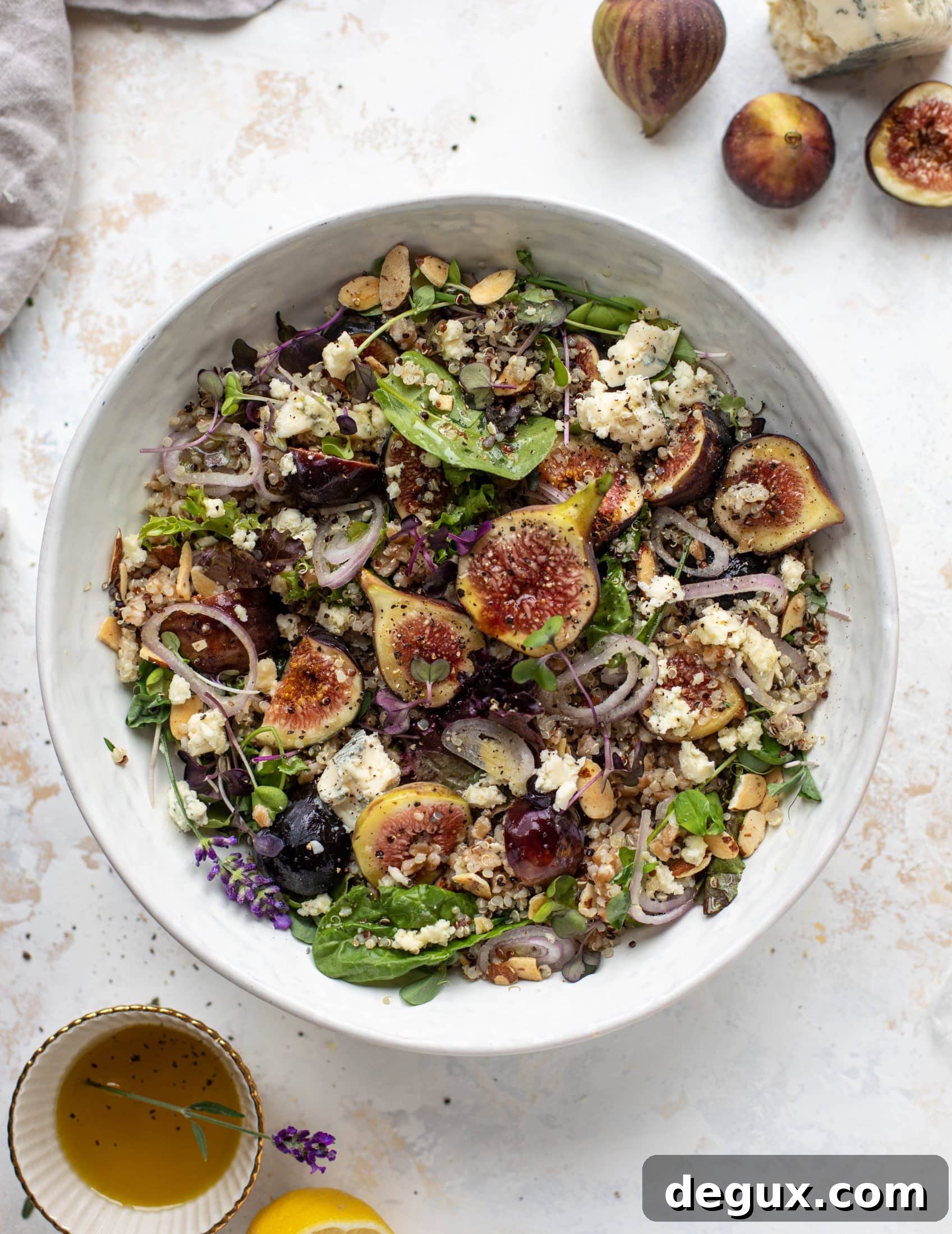 Fig and Farro Grain Bowls with Lemon-Lavender Vinaigrette 5 These grain bowls are the perfect September salad! Juicy figs, greens, quinoa, farro, almonds and a lemon lavender vinaigrette make this bowl irresistible.