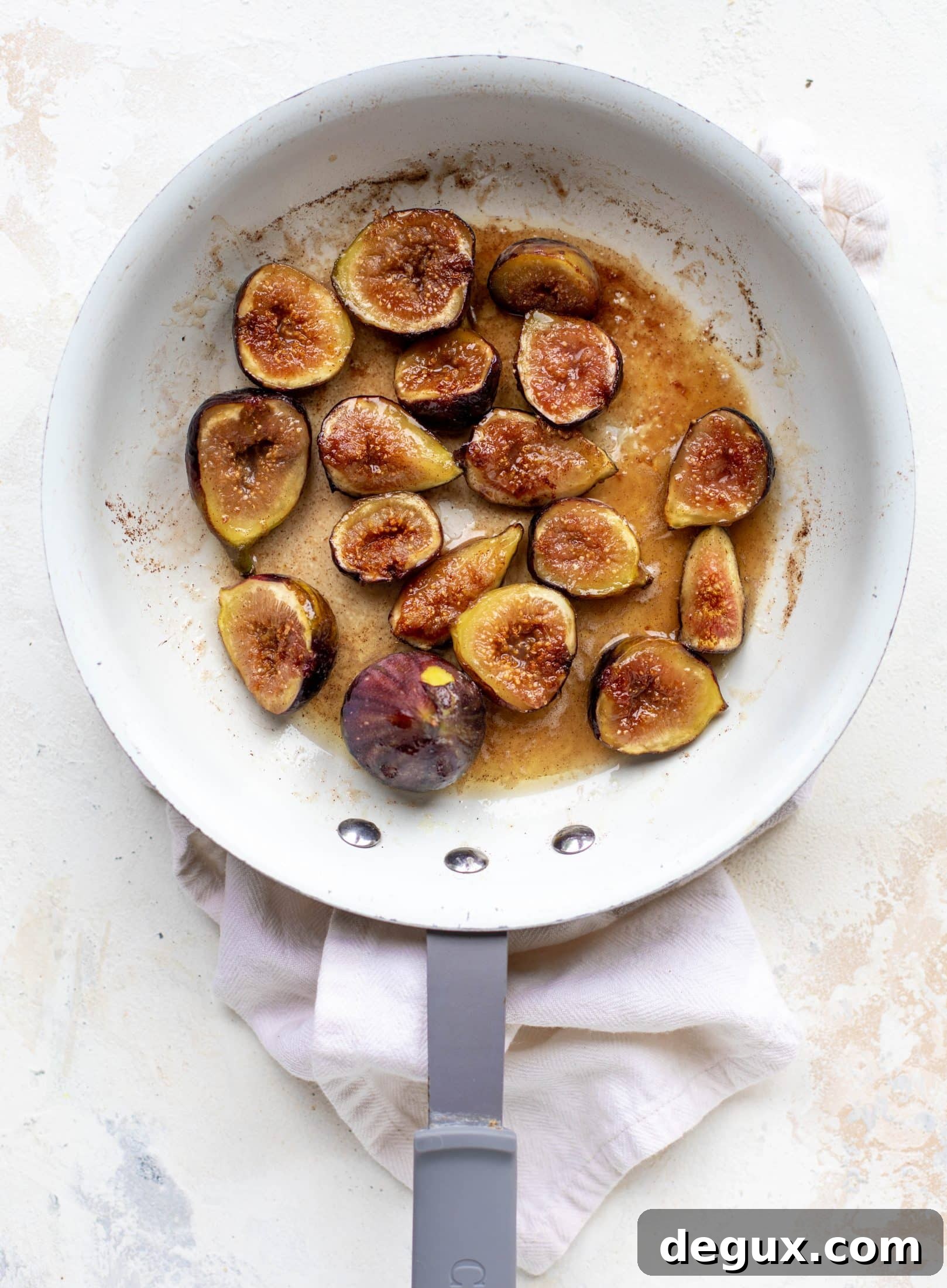Almond Butter Baked Oatmeal with Sticky Cinnamon Fig Topping 4 sticky cinnamon figs